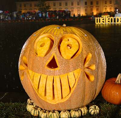 Halloween-Pumpkin-Carving-Event